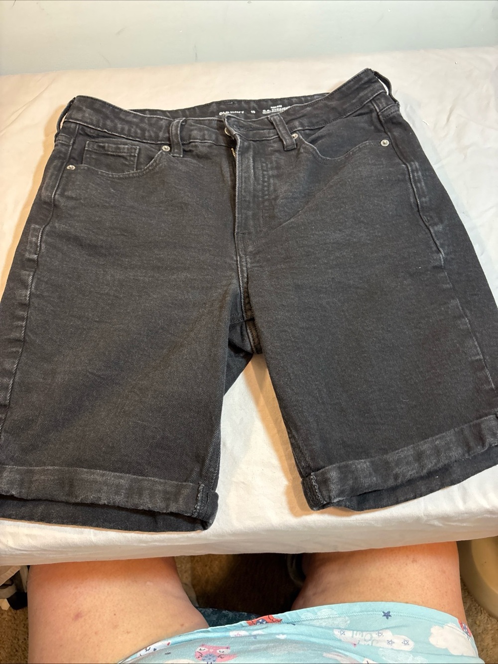 Old Navy Charcoal High-Waist Rolled Hem Women's Denim Shorts. 546